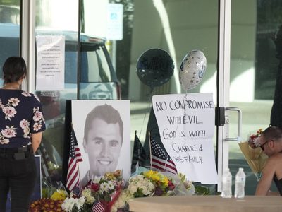 Autoridades piden ayuda al público para encontrar a la persona que disparó a Charlie Kirk