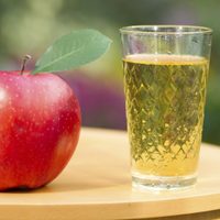 Sidra de manzana: con 2 ingredientes, la receta perfecta, fácil y natural, para el aperitivo del finde