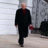 Trump planea revisar todos los refugiados admitidos en EU durante la presidencia de Biden