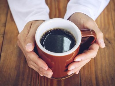 Café con aceite: por qué esta tendencia puede cambiar tu energía, salud y bienestar
