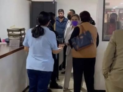 Del Toro pidió ayuda a Ebrard para evitar deportación de sobrinas del productor Nicolás Celis