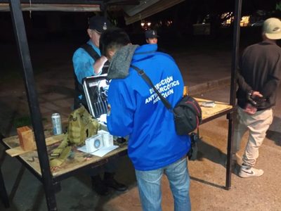 Un hombre fue detenido mientras vendía drogas: tenía 160 dosis de marihuana en su poder