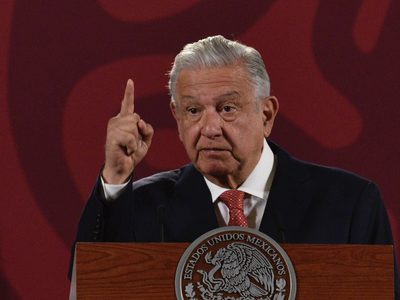 AMLO celebra decisión de la Corte en caso Alejandra Cuevas y ordena brindarle medidas de protección