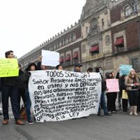 Exigen extrabajadores del SAT garantía a derechos laborales; intentan bloquear SCJN