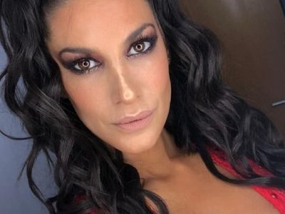 ¿Y el sostén? Silvina Escudero se fotografió en la arena sin nada arriba ¡Apenas se cubre!