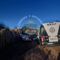 Hicieron 3 allanamientos en una toma de El Chañar: hubo detenidos, armas y droga secuestrada