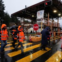 Rescatistas avanzan en su intento por contactar a cinco obreros atrapados en mina de Chile