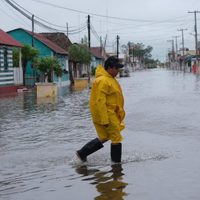 México: la tormenta Enrique gana fuerza y se convierte en el primer huracán de la temporada
