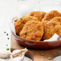 Croquetas de pollo y palta: la crujiente e irresistible receta que te hará picotear con gusto