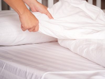 Mirá lo que podés hacer en pocos minutos con esas sábanas viejas que pensabas tirar