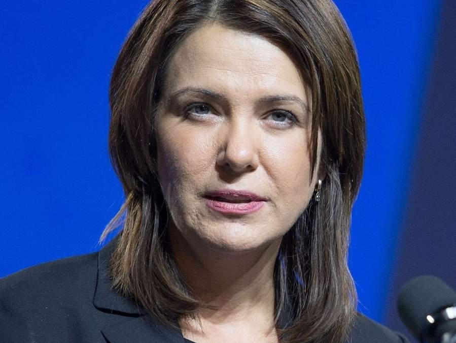 La política conservadora Danielle Smith, primera ministra de Alberta