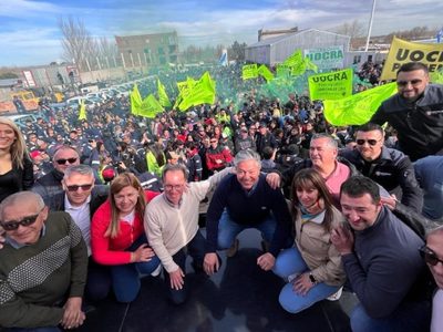 Rolando Figueroa y Gloria Ruiz recorrieron Plottier a cinco días de las elecciones a intendente