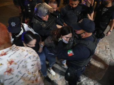 Policía de Aguascalientes "caza" a mujeres tras protesta; hay 33 detenidos