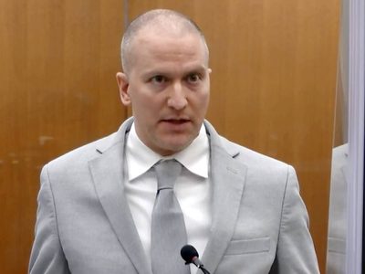 El agente de EU condenado por el asesinato de George Floyd apela su sentencia