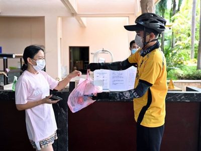 China amplía el confinamiento por covid-19 en la isla de Hainan, con miles de turistas atrapados