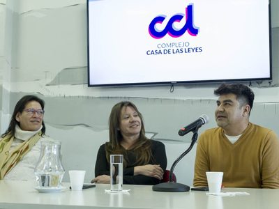 Se inauguró la muestra fotográfica que recopila la historia del activismo LGBT
