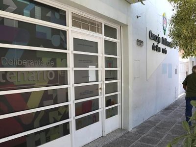 Bertoldi solicitó a concejales que le aprueben el riego de la Plaza San Martín