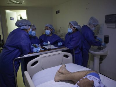 Expertos de la OMS inician ensayos con tres nuevos medicamentos en pacientes covid hospitalizados