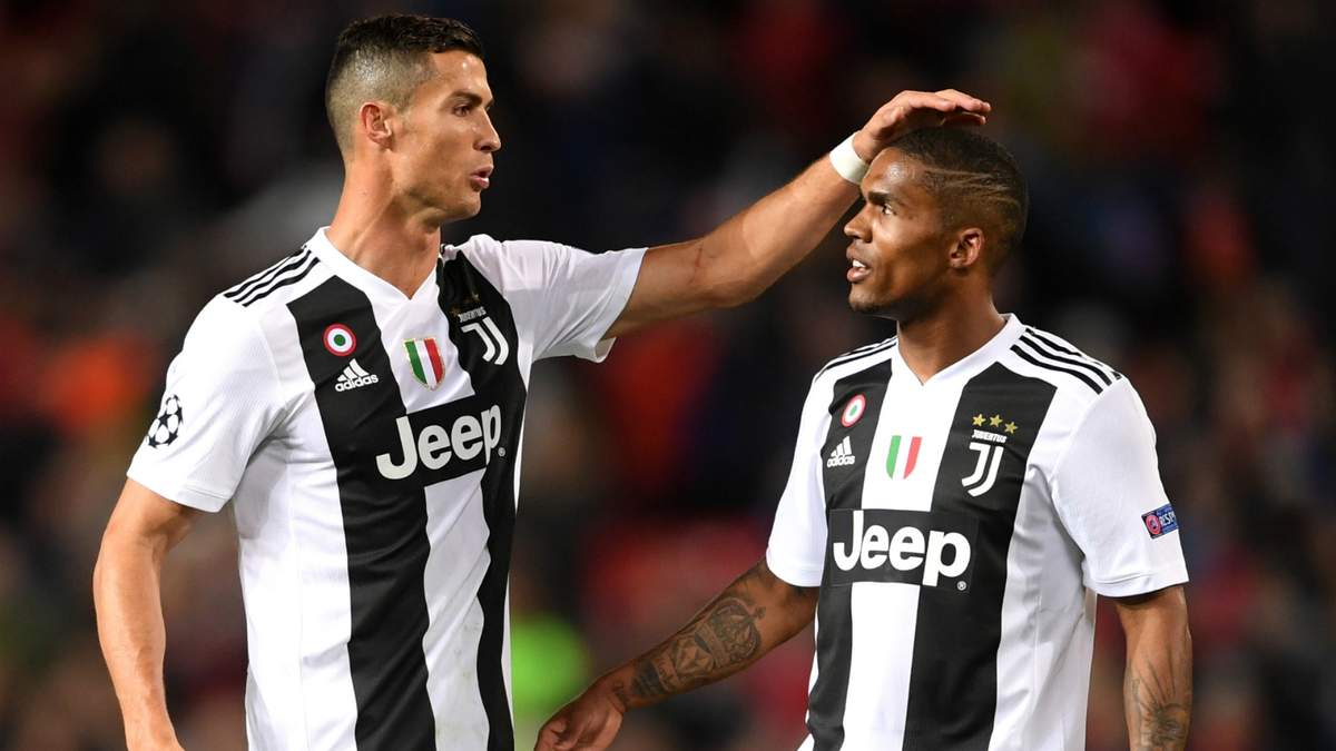 Cristiano Ronaldo y Douglas Costa. Fuente (Instagram)
