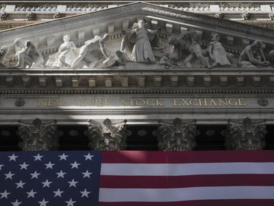 Wall Street vuelve a caer tras anuncio de Trump sobre aranceles