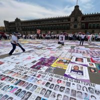 AMLO “se va sin resolver, sin atender y sin escucharnos”, reclaman en marcha por los desaparecidos