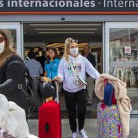 Por la nueva cepa de coronavirus, el Gobierno cerró fronteras con más países