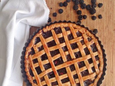 Con frutos que crecen gratis en la calle, prepará esta tarta gourmet digna de una pastelería y disfrutá del mate