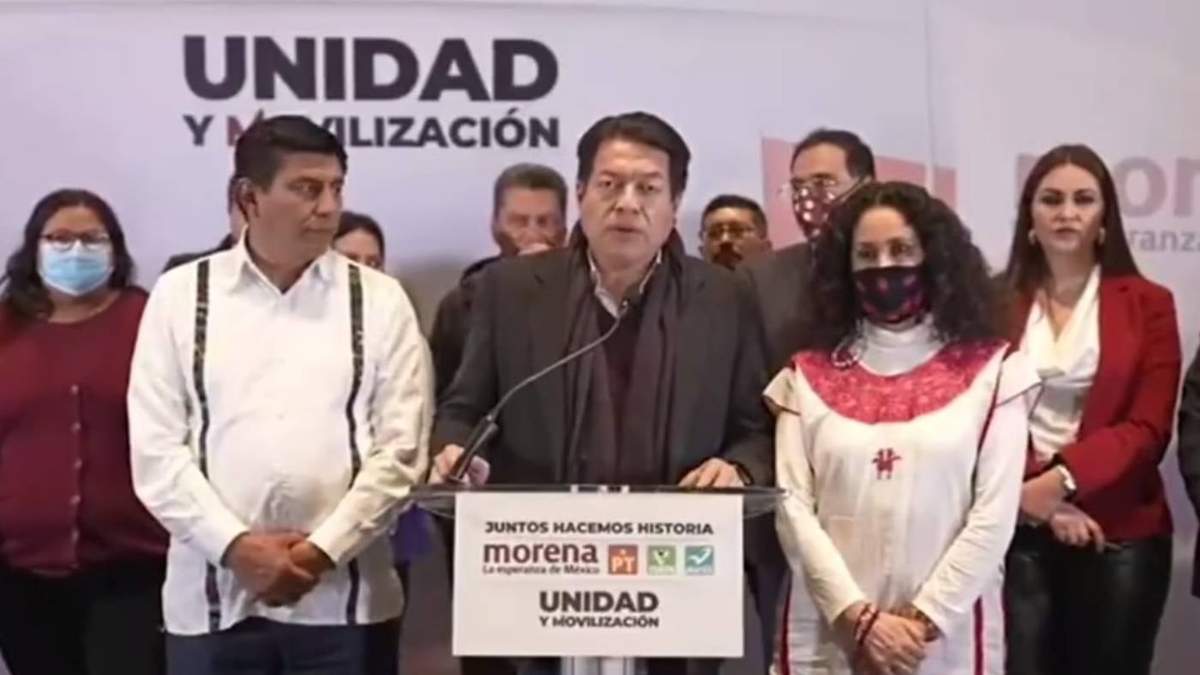 Salomón Jara y Susana Harp flanquean al dirigente de Morena, Mario Delgado