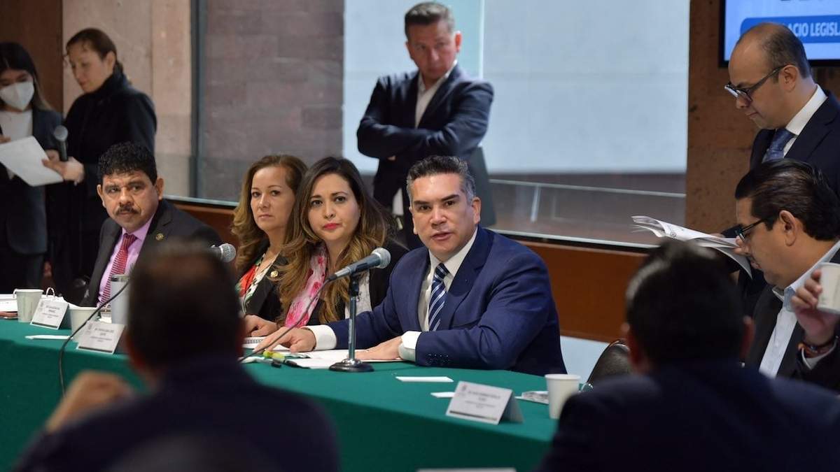 Alejandro Moreno, en la reunión de la Comisión de Gobernación