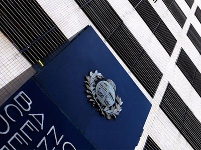 Uruguay apuesta al peso: prepara un plan de desdolarización para 2026