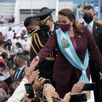 Xiomara Castro advierte que no podrá pagar la deuda heredada de la “dictadura” en Honduras