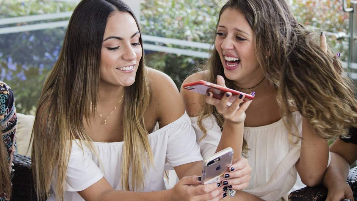 WhatsApp es la aplicación de mensajería propiedad de Facebook. Fuente: (Instagram).