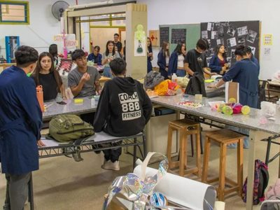 Estudiantes de las escuelas técnicas de Neuquén exhiben sus trabajos a la comunidad