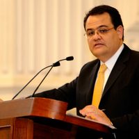Mancera da Turismo a Armando López, titular de Finanzas con Ebrard
