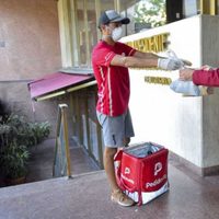 Delivery en cuarentena: así es como se arreglan los pequeños comercios