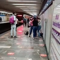 Mujeres pelean en una estación del Metro de CDMX (Video)