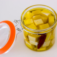 Igual que en los mejores restaurantes: aprendé a preparar estas conservas de queso que son una perdición