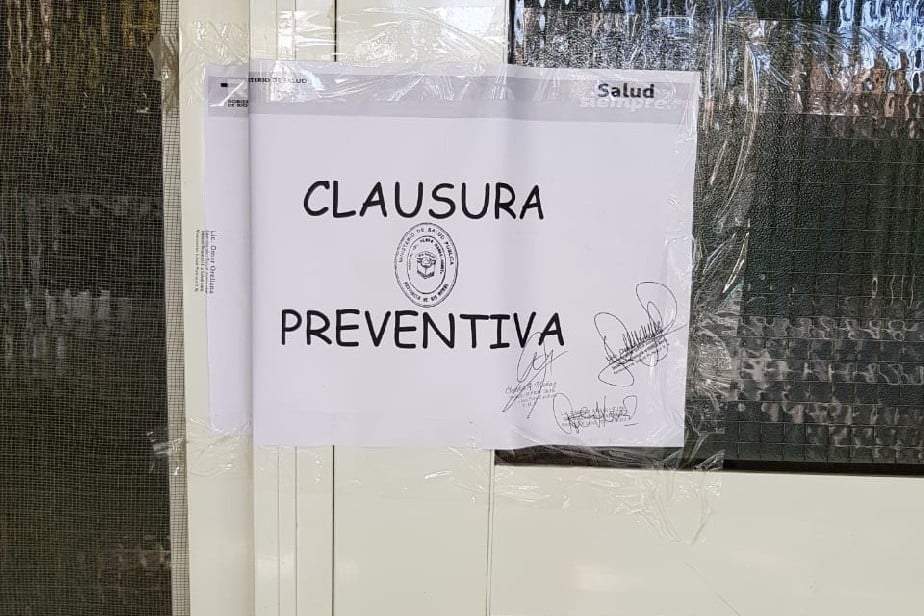 Salud Pública clausuró el Sanatorio Río Negro por 14 días. Fuente: (Facebook)