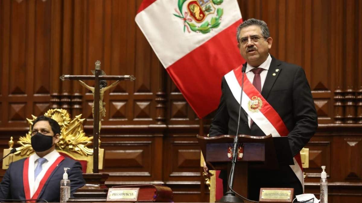 Manuel Merino, ya presidente de Perú, dirigiéndose al Congreso. Fuente: (Twitter)