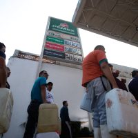 Juez federal concede suspensión para que el gobierno de López Obrador garantice el abasto de gasolina