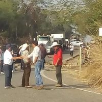 Con bloqueo carretero exigen a Segalmex un mejor trato y atención a productores de maíz en Chiapas