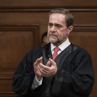Ministro proyecta rechazar la regulación de las relaciones poliamorosas