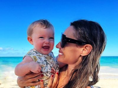 Pampita mostró a su hija Ana en un momento desopilante y tierno