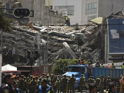 Socorristas israelitas colaboran en Álvaro Obregón 286; van 28 rescatados y cerca de 46 desaparecidos