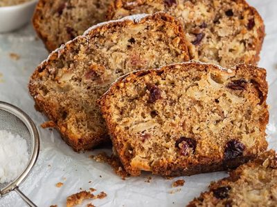 Receta fácil de bizcocho de nueces: tan esponjoso que no vas a querer compartirlo