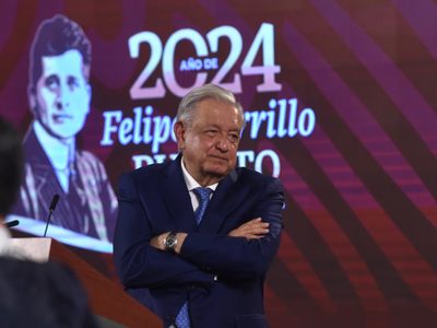 AMLO justifica que apagones eléctricos de este fin de semana "fueron por el viento"