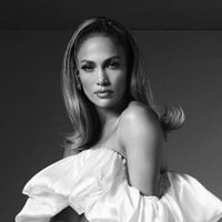 Uno de los bailarines de JLo se pasa de listo con ella en pleno show ¿Qué opinará Alex Rodríguez?