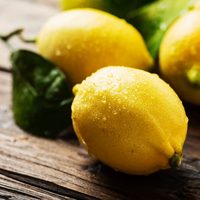 No tirés los limones usados y sin jugo: prepará un delicioso condimento con esta receta simple