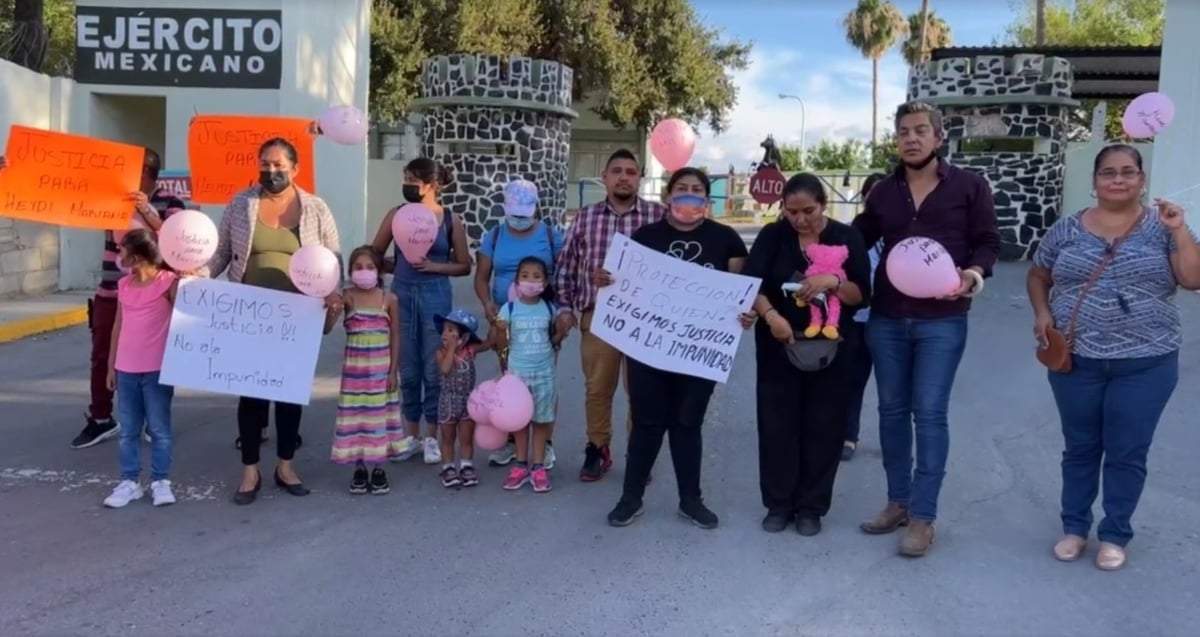 Familiares de la niña Heidi Mariana protestaron frente a las instalaciones de la Sedena en Nuevo Laredo