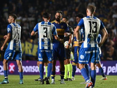 Acto de camaradería: el gesto de Boca con el plantel de Argentino de Monte Maíz tras la goleada